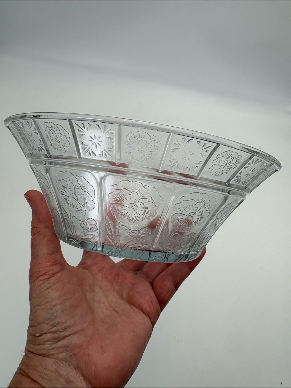 Vintage Jeannette Depression Glass Pressed “Doric & Pansy Serving Bowl